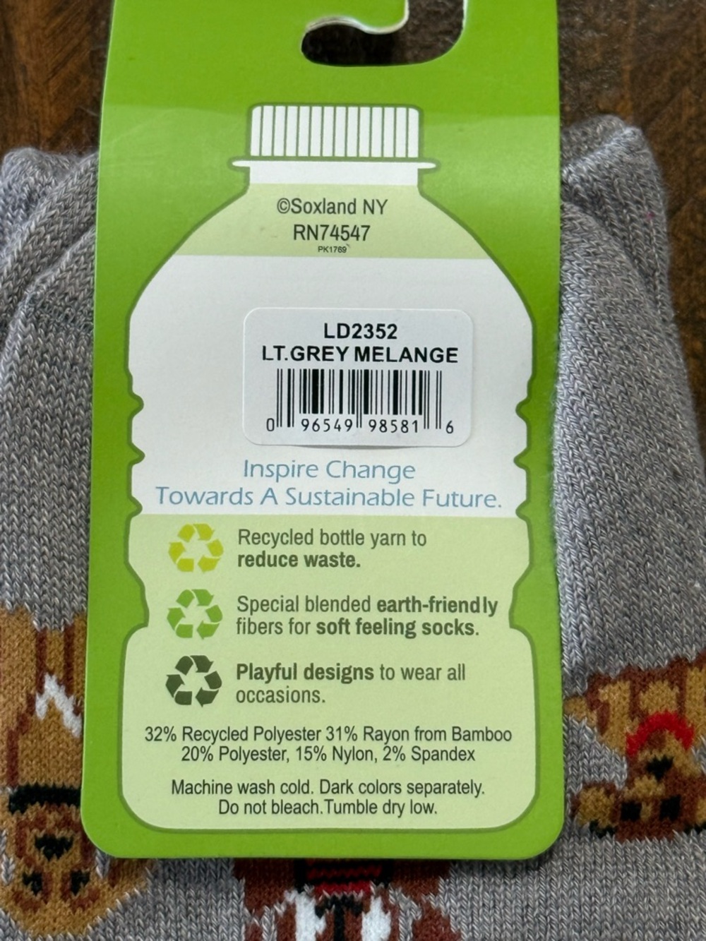 Davco Women’s Dog Print Socks in  Grey Sustainable Fiber Crew Socks NWT - Picture 3 of 4